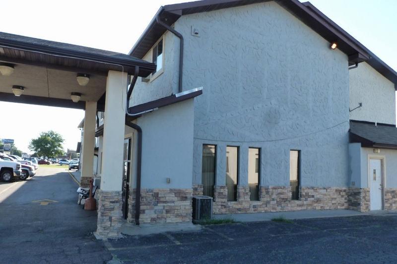 Travelodge Yankton Esterno foto