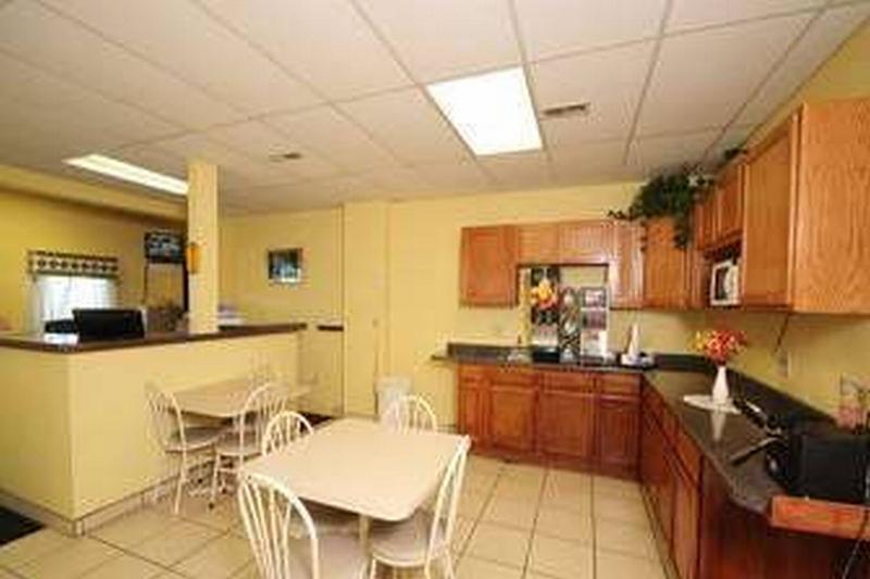 Travelodge Yankton Esterno foto